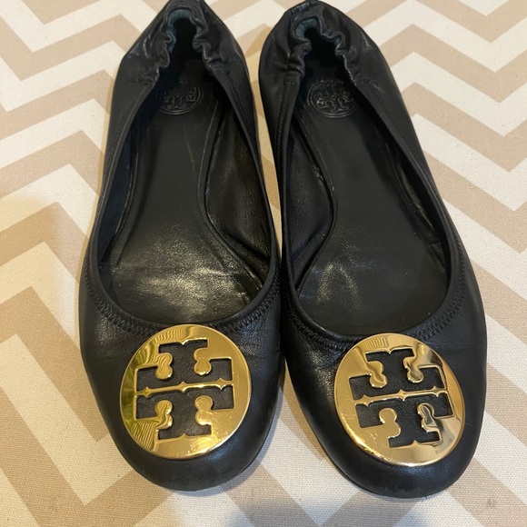 Tory Burch Black Flats with Gold Logo - Picture 5 of 6